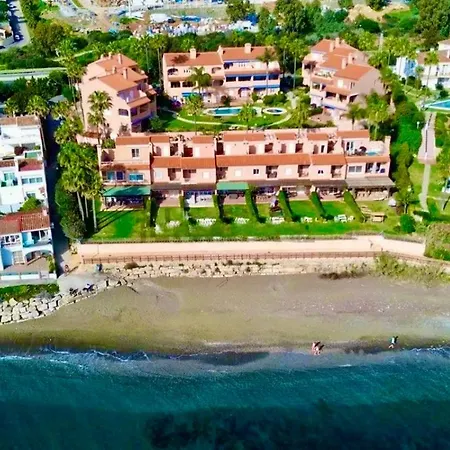 شقة No1 - Beachfront Estepona, Close To Port, 2 Bedroom, 2 Bathroom, Sleeps 5 إِستيبونا
