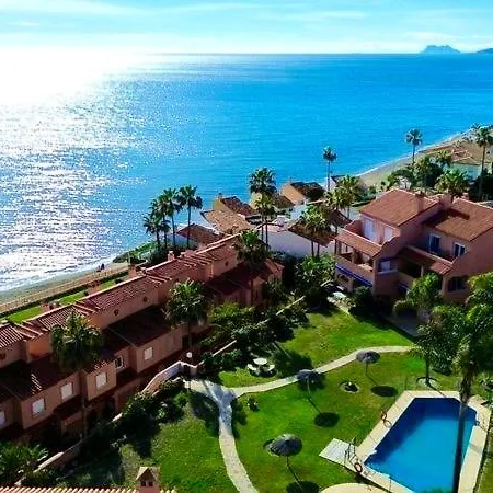 شقة No1 - Beachfront Estepona, Close To Port, 2 Bedroom, 2 Bathroom, Sleeps 5